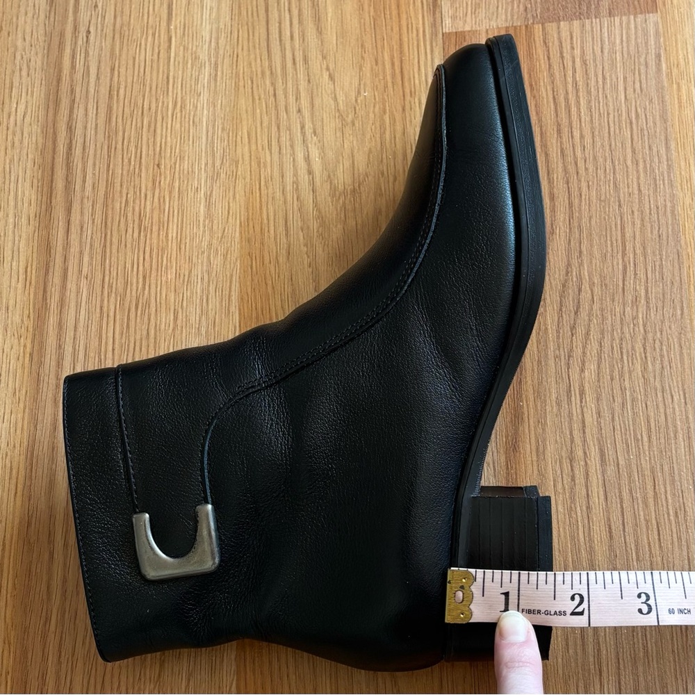 Italian Black Leather Ankle Booties Size 7 - Picture 11 of 12